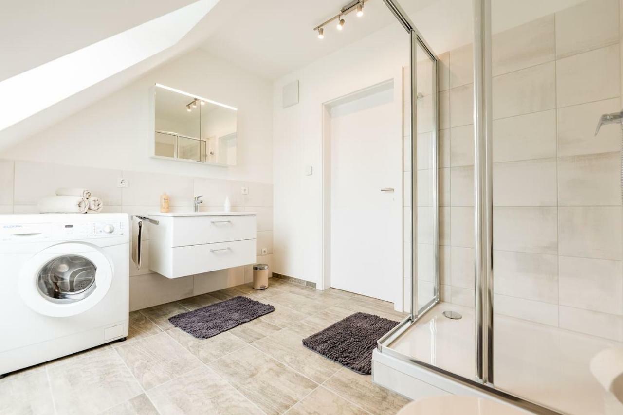 Grosse Dachgeschosswohnung Im Herzen Von Graz Exterior photo